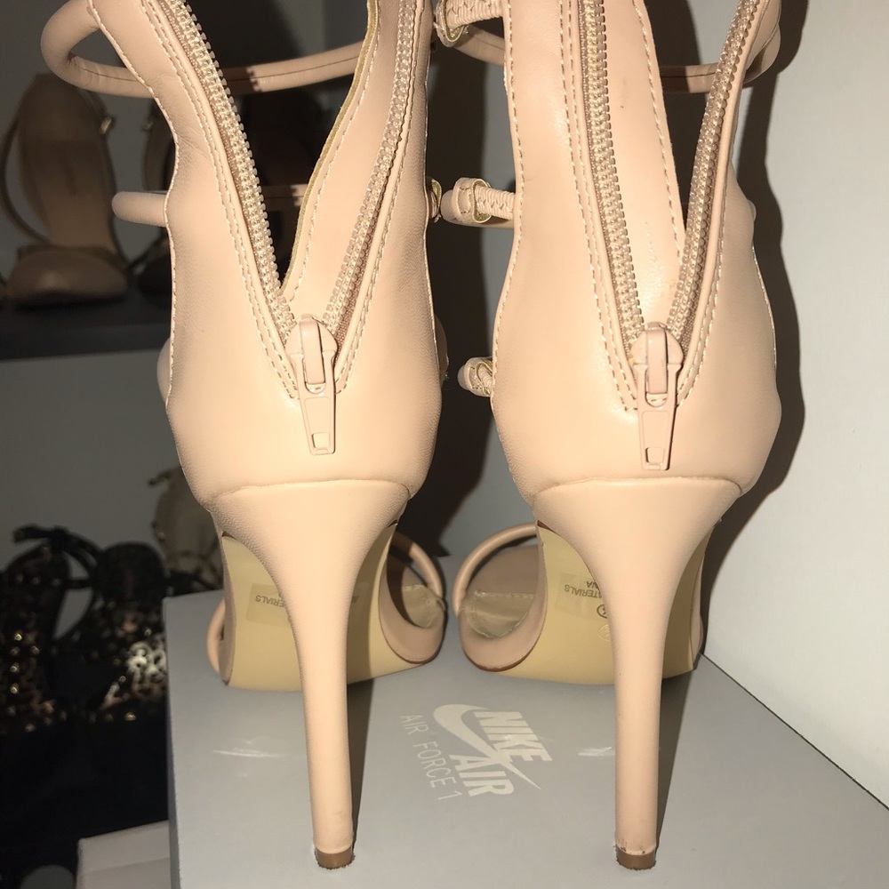 Heels - Picture 5 of 5